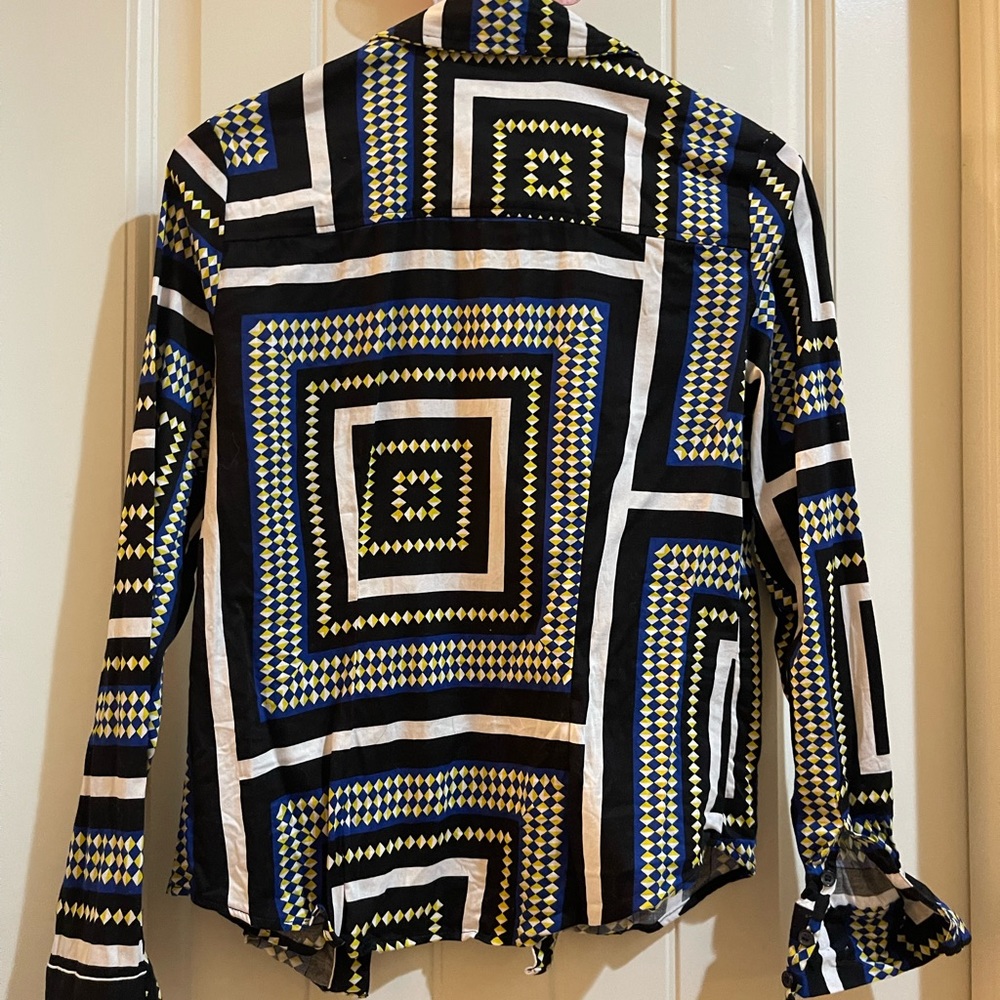 Gorgeous geometric pattern blouse - Picture 2 of 5
